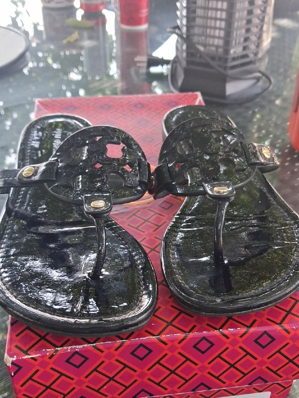 Tory Burch Black Patent Logo Jelly Thong Sandals - Picture 4 of 5